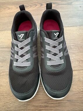 Vionic women’s Shay 8.5 Black Athletic Slip-On Sneakers